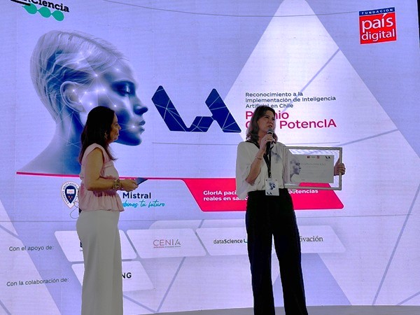 Simulador “GlorIA” de Psicología UGM destacó como finalista del Premio Nacional Chile PotencIA