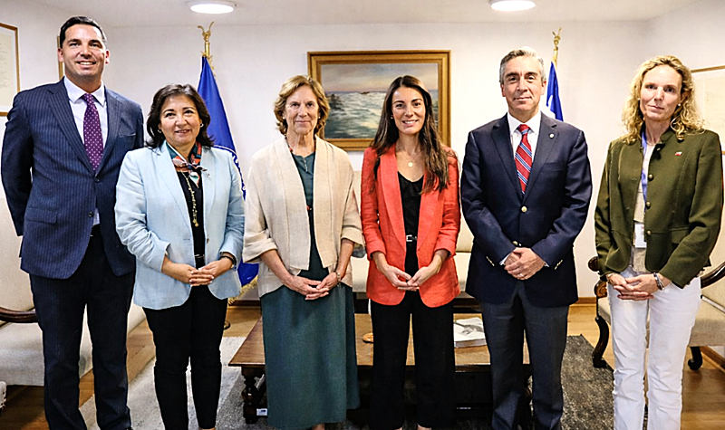 Imagen de la noticia: Autoridades UGM sostuvieron positivo encuentro con autoridades de MINEDUC