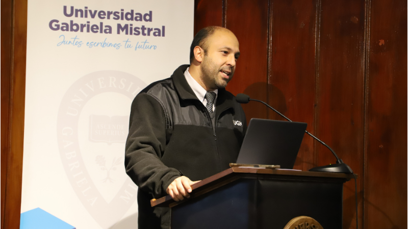 Foto 4 de 7: Universidad Gabriela Mistral lanzó “Escuela Plateada” dirigida a personas mayores