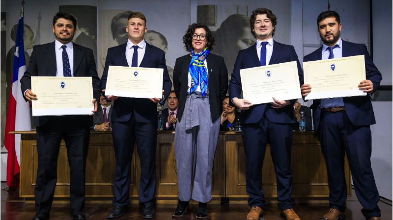 Foto 14 de 74: Universidad Gabriela Mistral celebró a sus egresados y titulados del período 2025-2026
