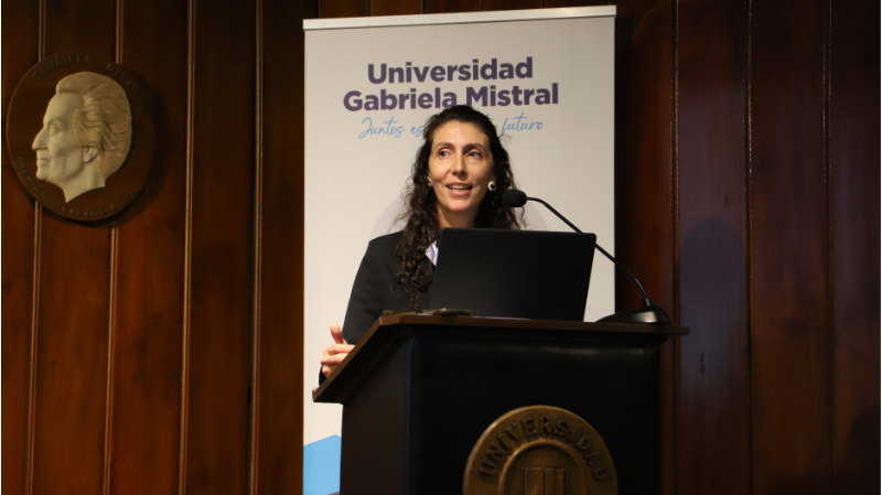 Foto 3 de 7: Universidad Gabriela Mistral lanzó “Escuela Plateada” dirigida a personas mayores
