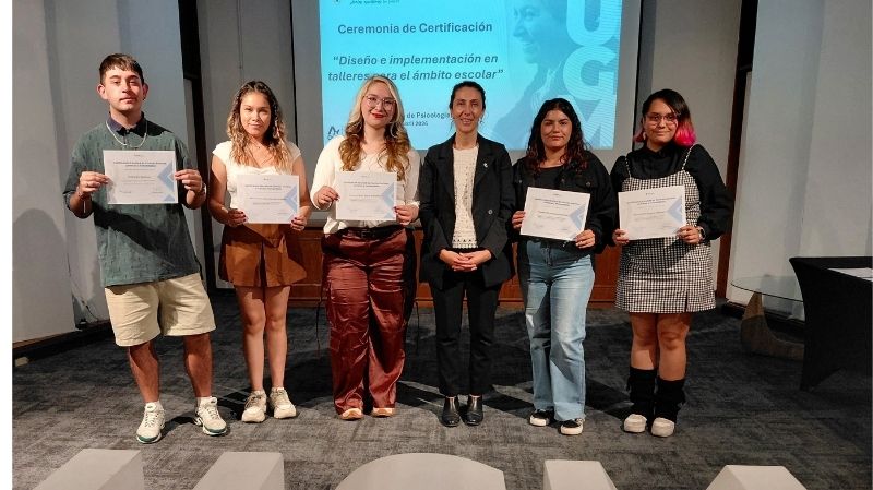 Foto 3 de 32: Estudiantes de Psicología UGM se certificaron en “Diseño e implementación de talleres en el ámbito escolar”