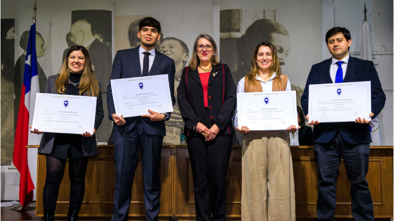 Foto 48 de 74: Universidad Gabriela Mistral celebró a sus egresados y titulados del período 2025-2026