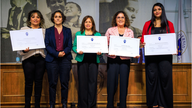 Foto 60 de 74: Universidad Gabriela Mistral celebró a sus egresados y titulados del período 2025-2026