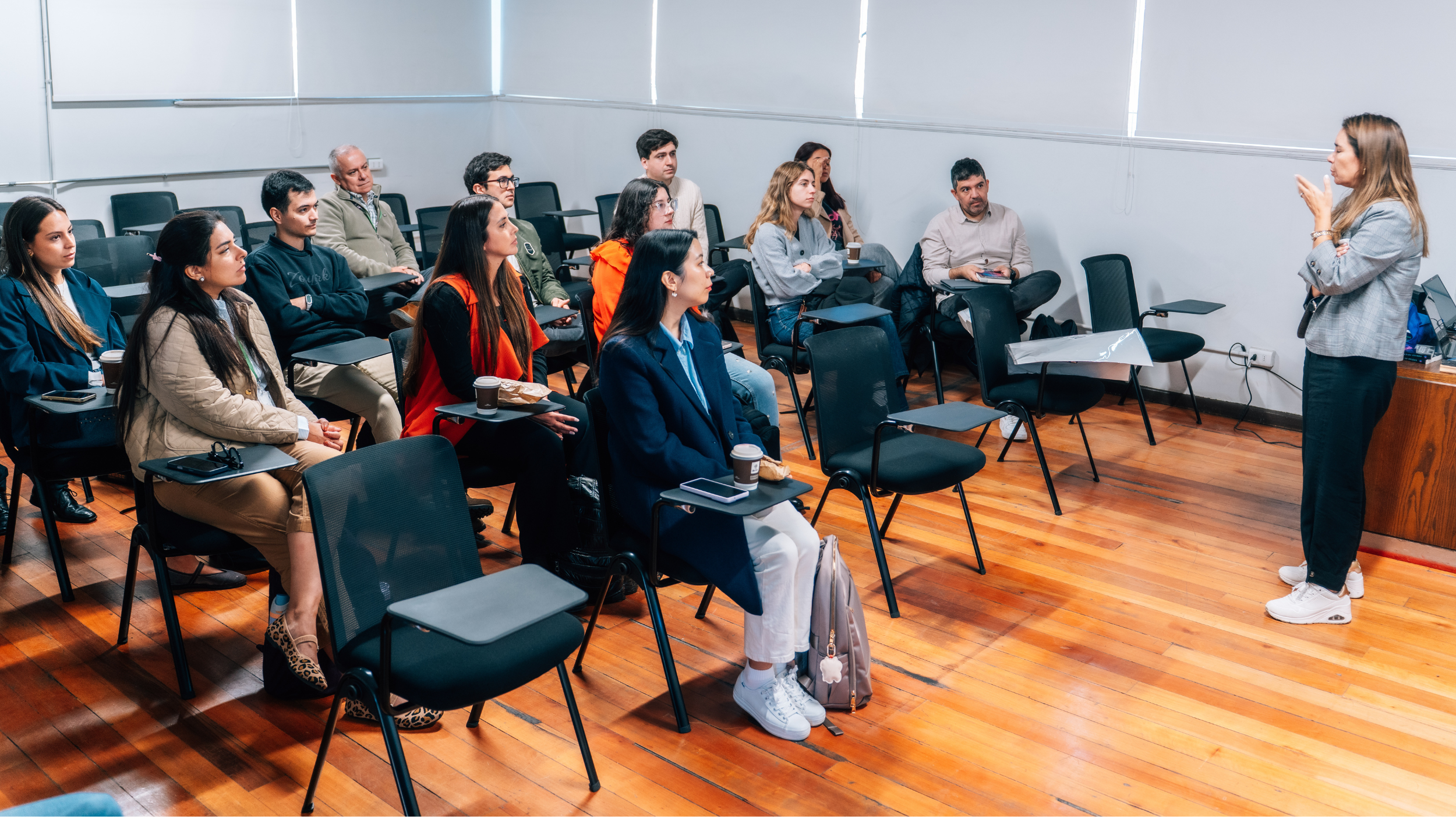 Imagen de la noticia: Equipos de SKY avanzan en nueva etapa de sus diplomados en la UGM