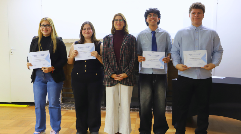 Foto 23 de 32: Estudiantes de Psicología UGM se certificaron en “Diseño e implementación de talleres en el ámbito escolar”