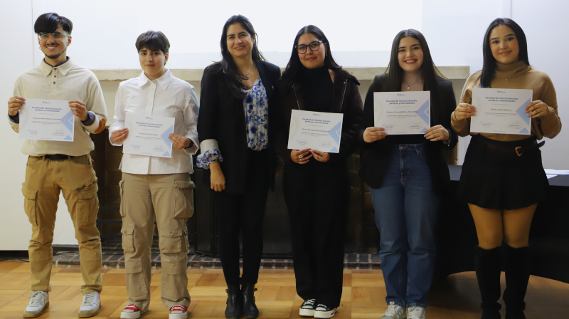 Foto 30 de 32: Estudiantes de Psicología UGM se certificaron en “Diseño e implementación de talleres en el ámbito escolar”