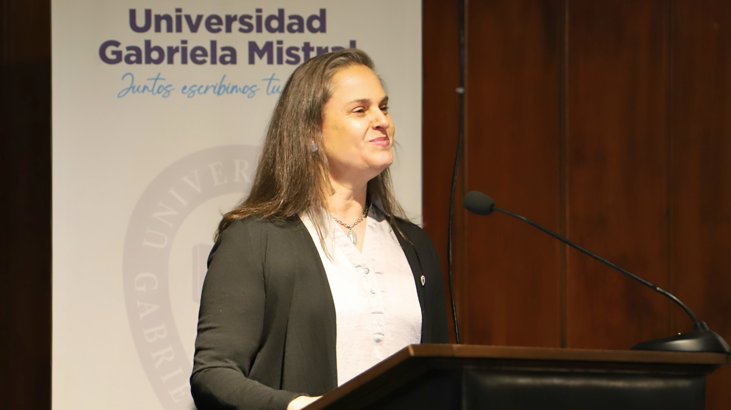 Imagen de la noticia: Diálogos Mistralinos: UGM conmemora los 137 años de Gabriela Mistral en conversatorio académico