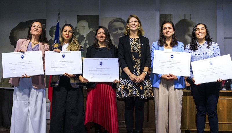 Imagen de la noticia: Universidad Gabriela Mistral celebró a sus egresados y titulados del período 2025-2026