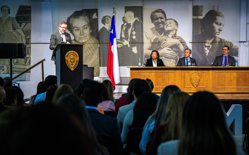 Imagen de la noticia: Universidad Gabriela Mistral celebró a sus egresados y titulados del período 2025-2026