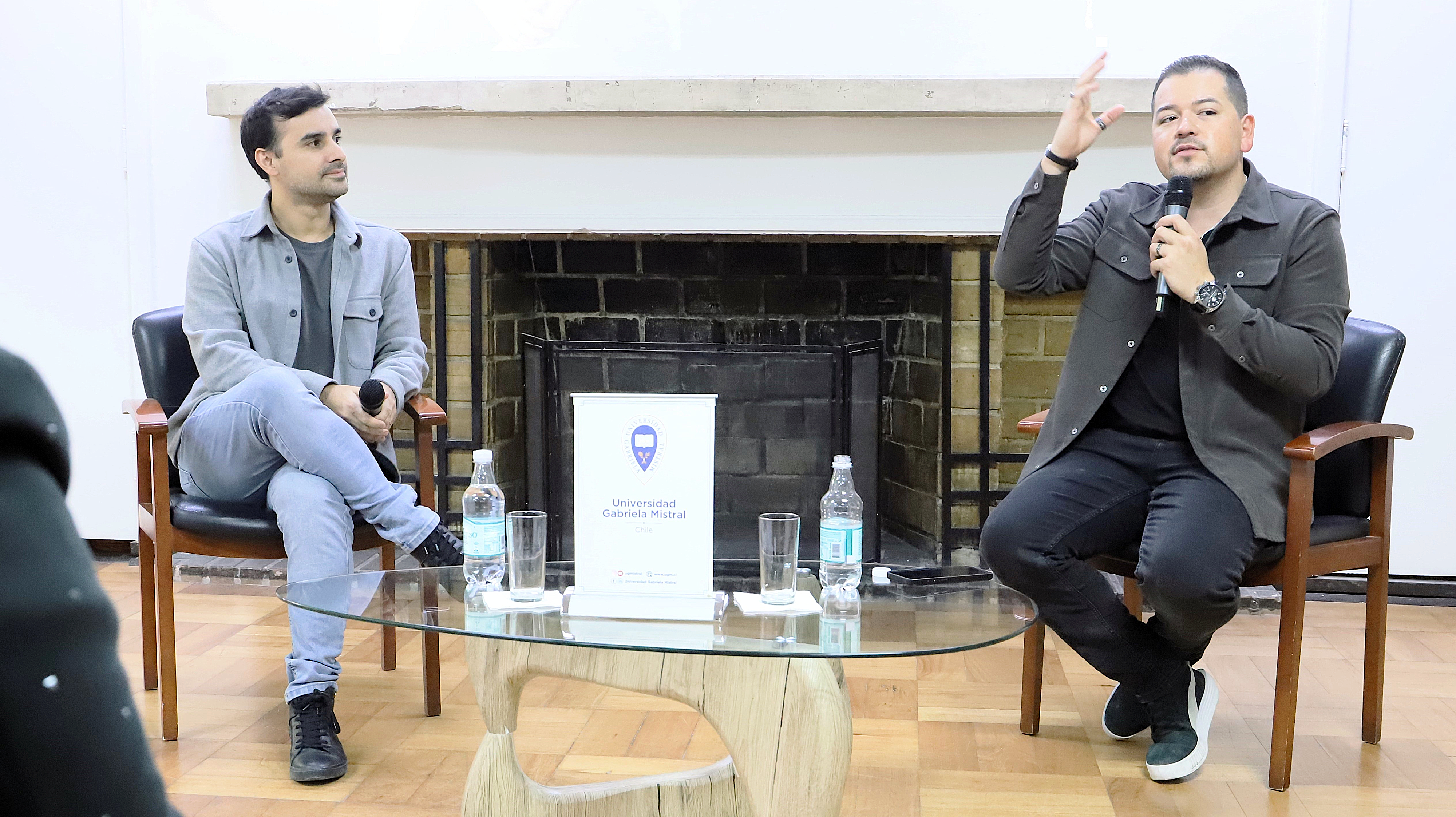 Imagen de la noticia: “El contenido que enamora conecta desde la emoción”: Francisco Órdenes dictó charla en la UGM sobre narrativa digital y redes sociales