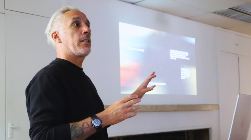 Foto 10 de 18: UGM celebró el Día del Diseño con charla de Werner Fett y workshop creativo para estudiantes