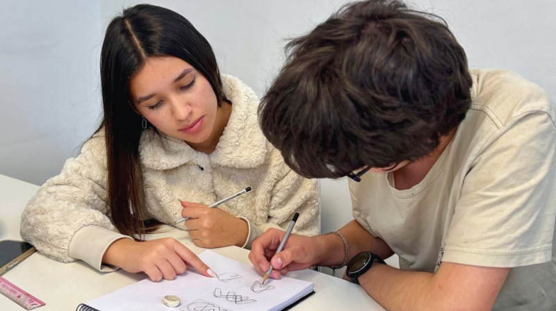 Foto 9 de 18: UGM celebró el Día del Diseño con charla de Werner Fett y workshop creativo para estudiantes