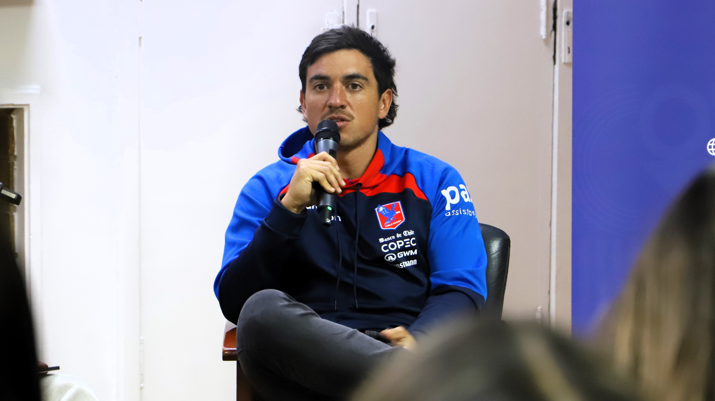 Imagen de la noticia: Marcelo Torrealba en la UGM: el rugbista chileno participó en conversatorio sobre psicología del deporte