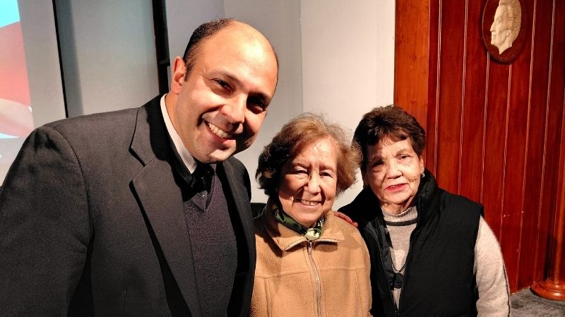 Foto 1 de 11: Estudiantes de más de 80 años se graduaron de la primera Escuela Plateada de la Universidad Gabriela Mistral