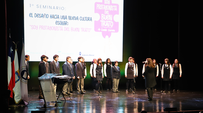 Foto 4 de 10: Con más de 2 mil participantes: UGM y CDS de Municipalidad de Providencia realizaron seminario sobre convivencia escolar