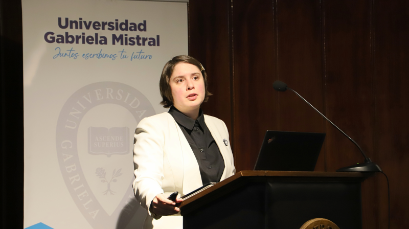 Foto 3 de 11: Estudiantes de más de 80 años se graduaron de la primera Escuela Plateada de la Universidad Gabriela Mistral
