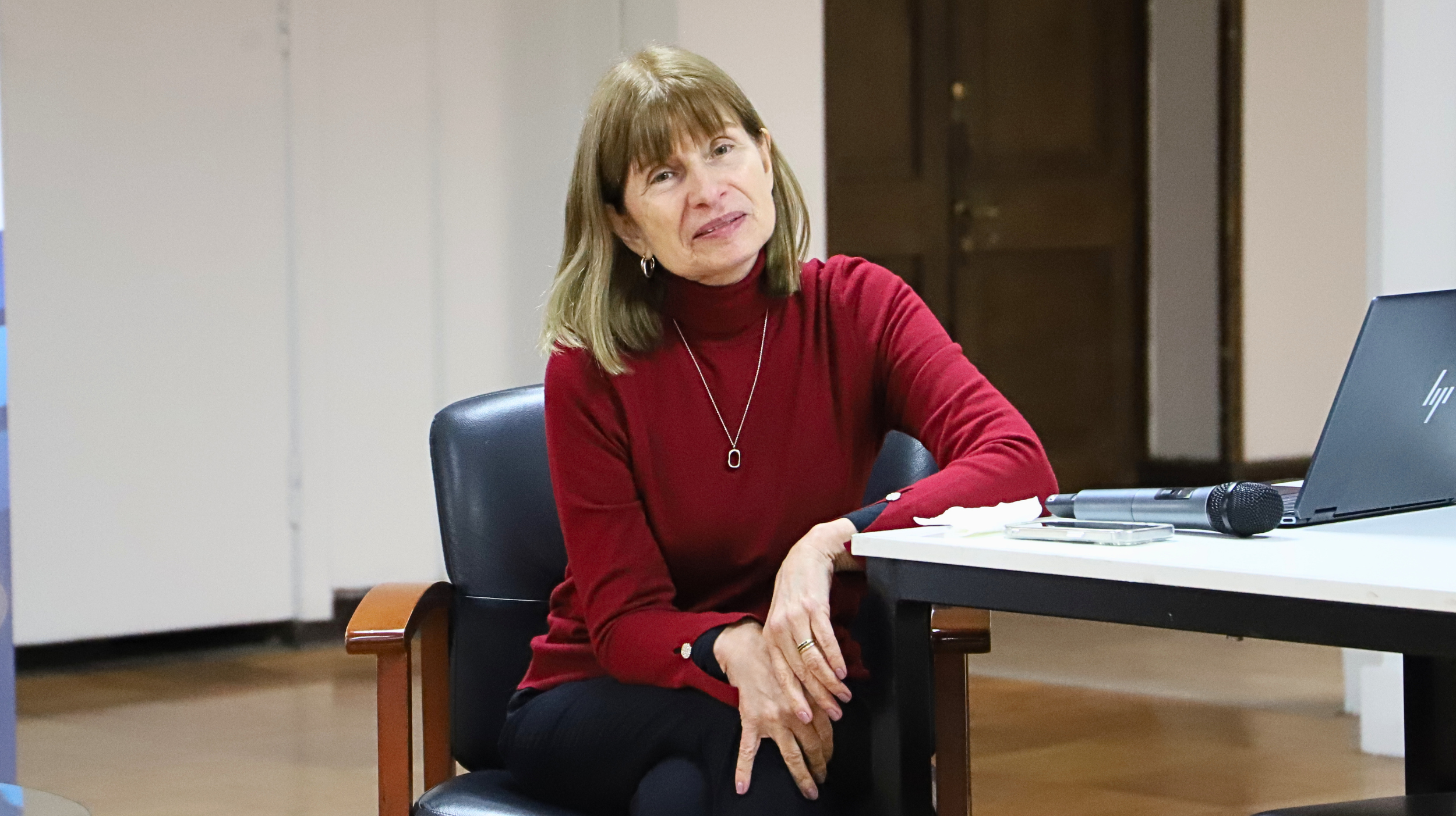 Imagen de la noticia: Angélica Iriarte y Rodrigo Sion comparten experiencias de consultoría estratégica en la UGM