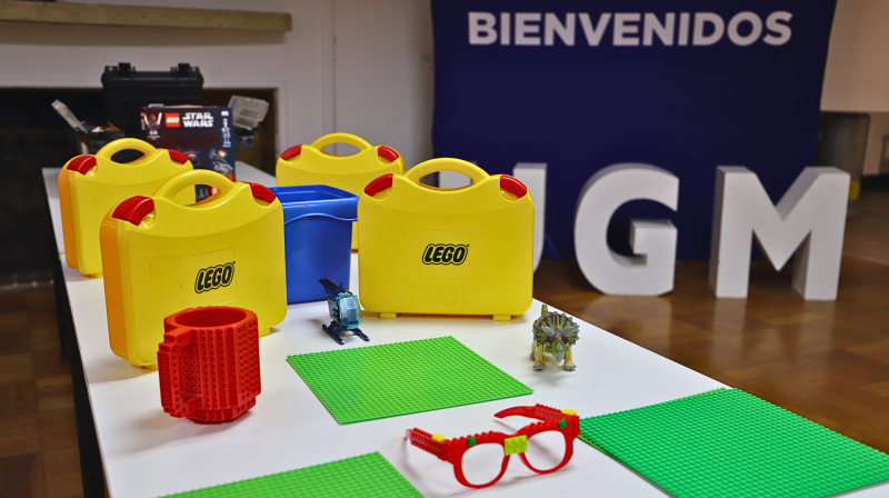 Foto 15 de 20: "Pensar con las manos": MBA Executive UGM desafió a sus estudiantes con metodología Lego® Serious Play®