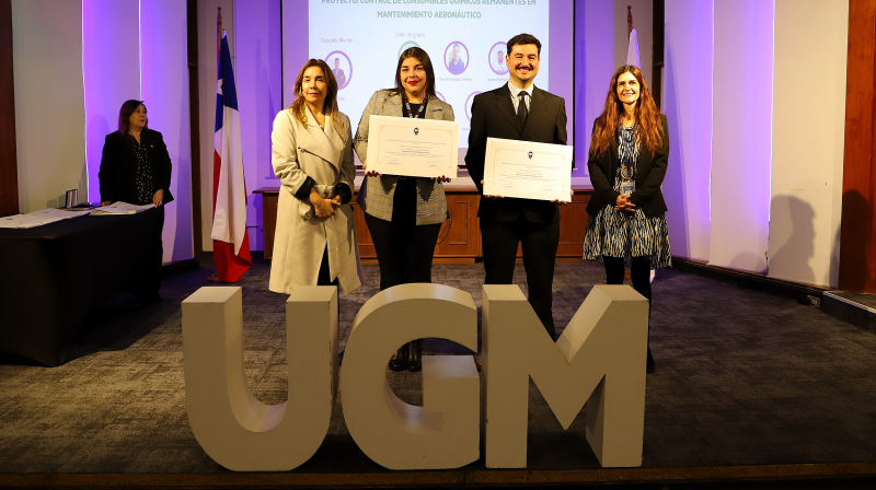 Foto 12 de 12: Titulación de diplomados UGM junto a SKY Airline refleja el valor de la formación continua