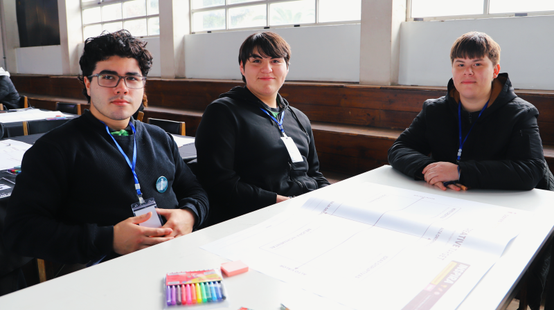 Foto 3 de 14: INSPIRA UGM 2026: estudiantes de III° y IV° medio participaron en desafíos de innovación, negocios e ingeniería