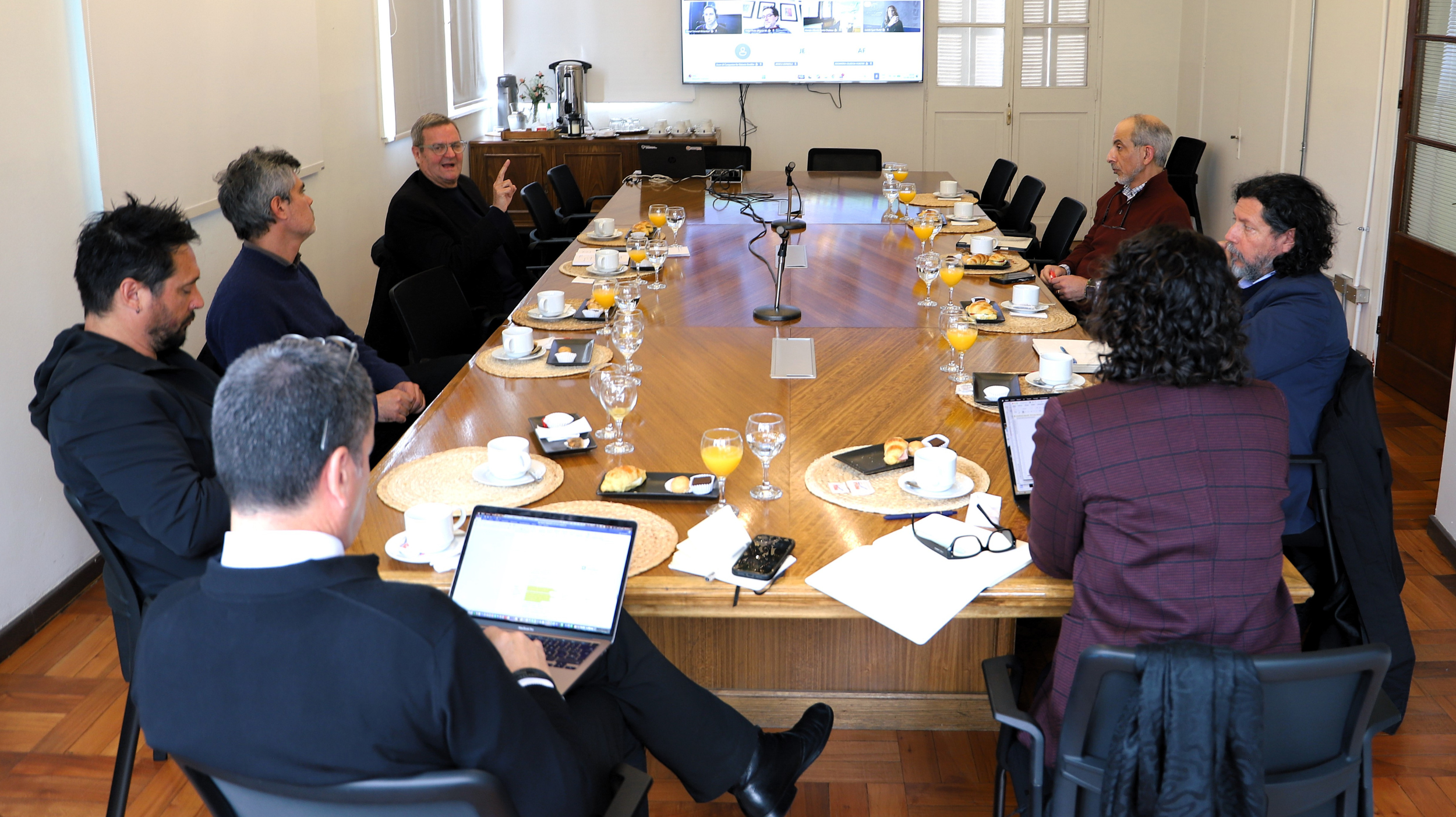 Imagen de la noticia: Consejo de Decanas y Decanos de Arquitectura avanza en una agenda común sobre formación y vinculación con la industria