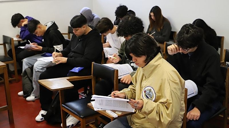 Imagen de la noticia: Más de 1.200 inscritos convocó el Ensayo PAES gratuito de la Universidad Gabriela Mistral
