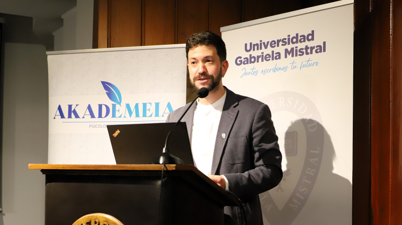 Foto 4 de 4: Revista Akadèmeia de la UGM lanzó su volumen 25 número 1 a 20 años de su edición digital