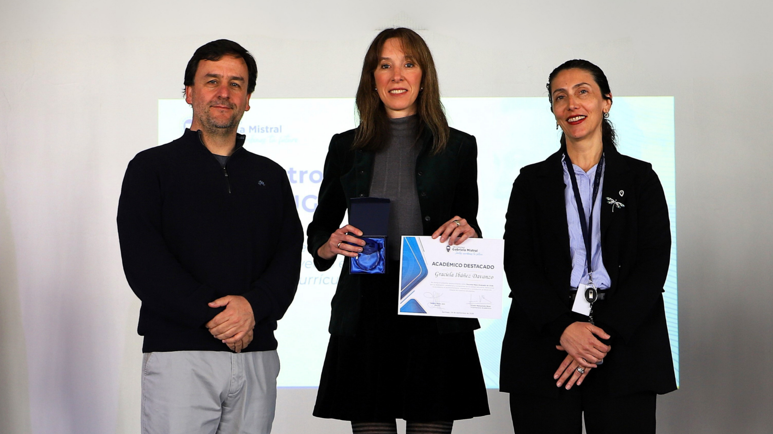 Imagen de la noticia: Innovación, práctica y acompañamiento: Estos fueron los docentes reconocidos en el Claustro Académico UGM 2026