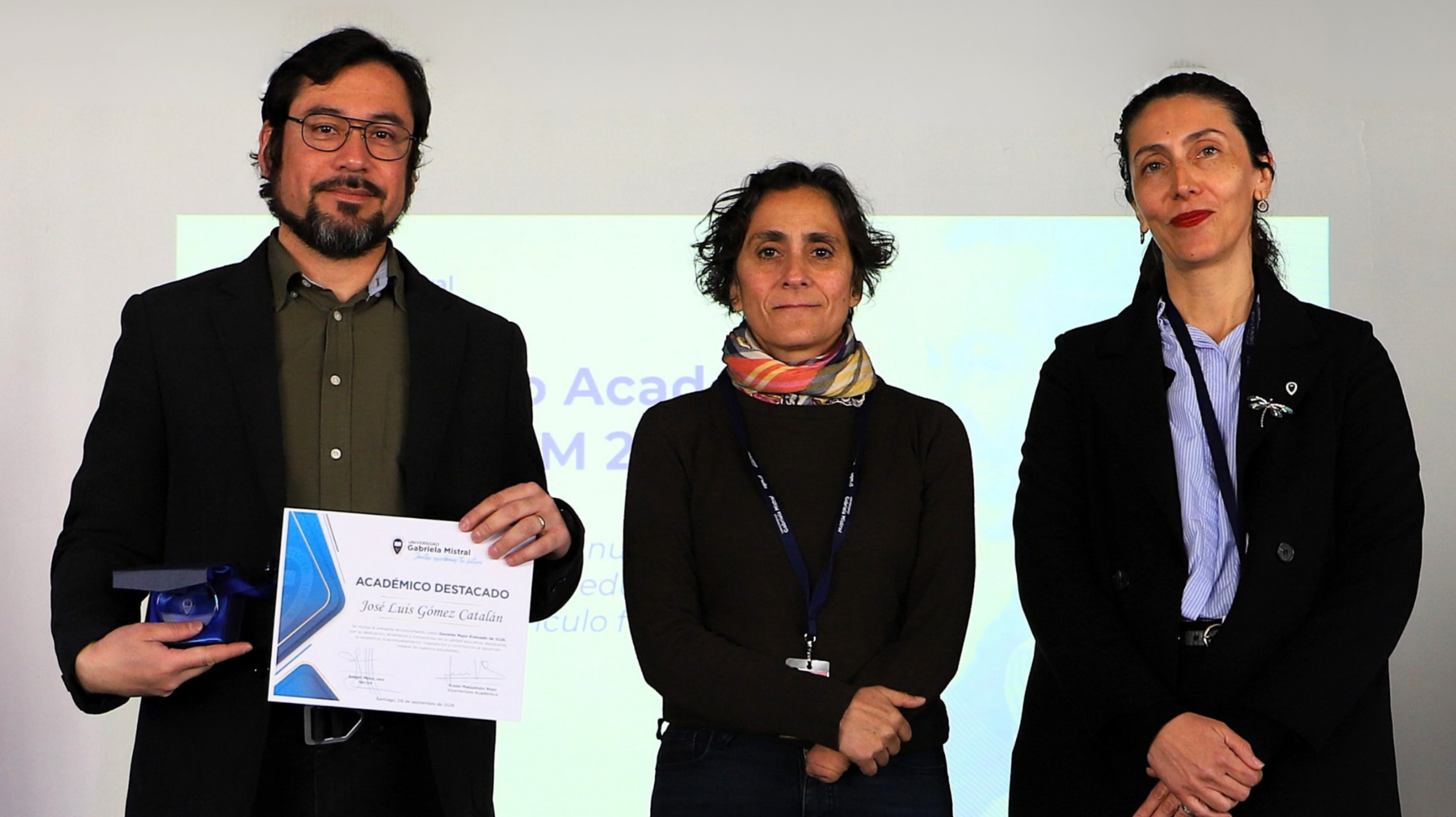 Imagen de la noticia: Innovación, práctica y acompañamiento: Estos fueron los docentes reconocidos en el Claustro Académico UGM 2026