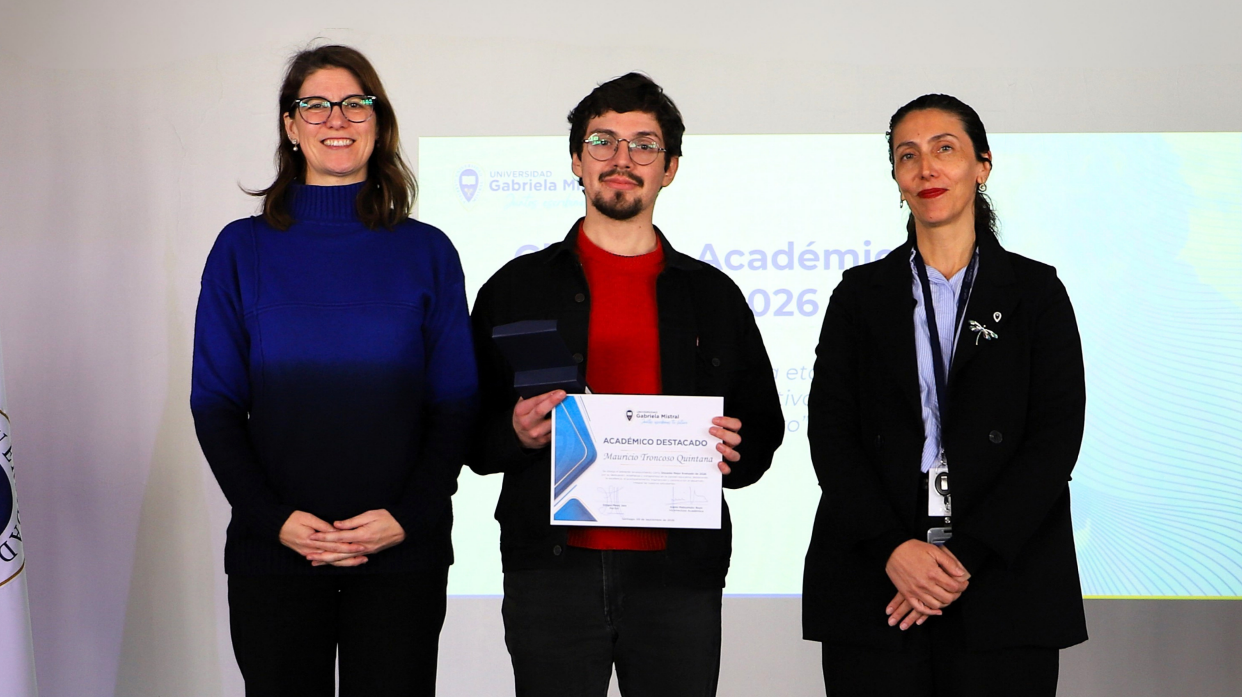 Imagen de la noticia: Innovación, práctica y acompañamiento: Estos fueron los docentes reconocidos en el Claustro Académico UGM 2026