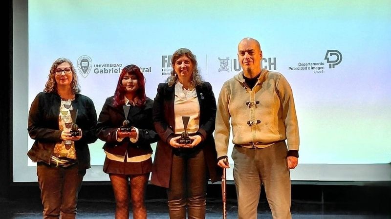 Foto 3 de 4: Directora de Diseño y Artes Digitales UGM expuso sobre los riesgos de salud mental que afectan a los creadores de la industria creativa