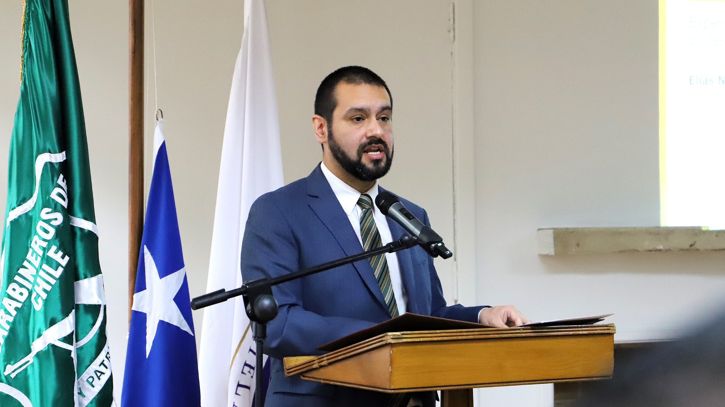 Imagen de la noticia: UGM realiza taller sobre ética, historia y tradición junto a Carabineros de Chile